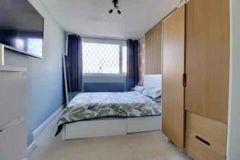 Double bedroom 1