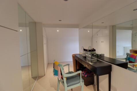 Master 4 changing area