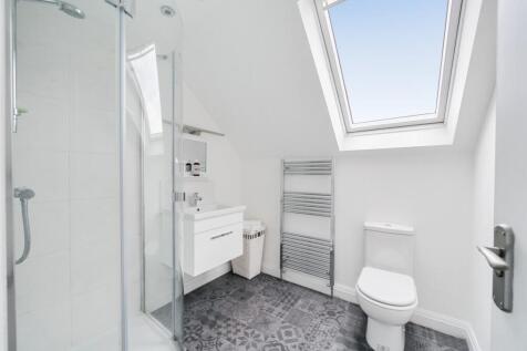 Ensuite to Bedroom 3