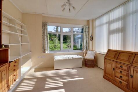 Sunny garden room