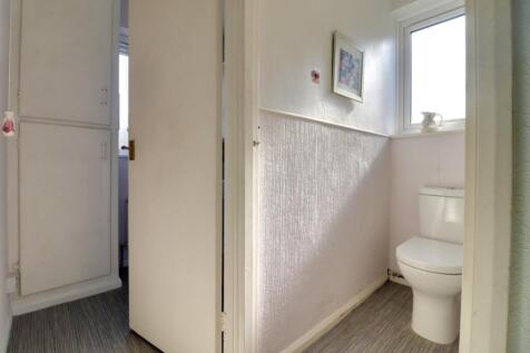 WC with partition wall to shower room