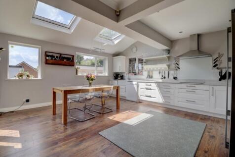 Kitchen dining room