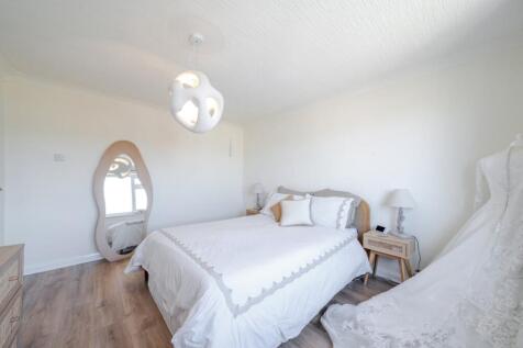 EweMove Wetherby Bedroom 2b