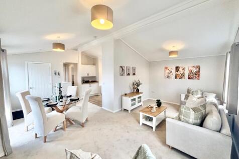 ladstone open plan