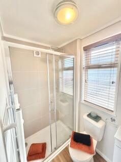 ladstone en suite