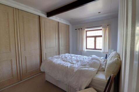 Double bedroom 2