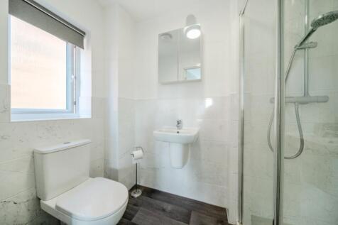 Ensuite Bedroom 2