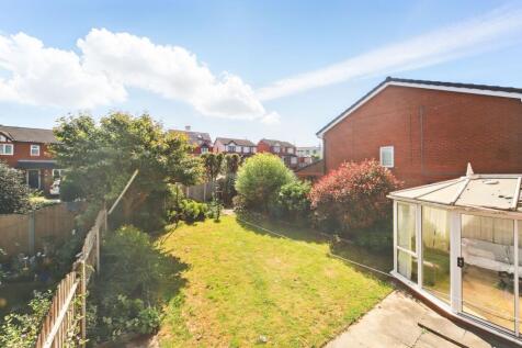 Rose Farm Garden 1 - EwMove Pontefract