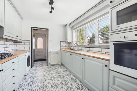 Rose Farm Kitchen 1 - EweMove Pontefract