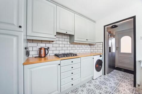 Rose Farm - Addition to Kitchen - EweMove Pontefra