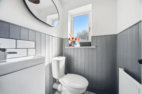 Rose Farm WC - EweMove Pontefract