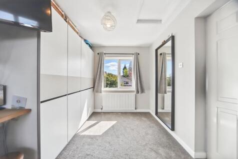 Rose Farm Master 1 - EweMove Pontefract