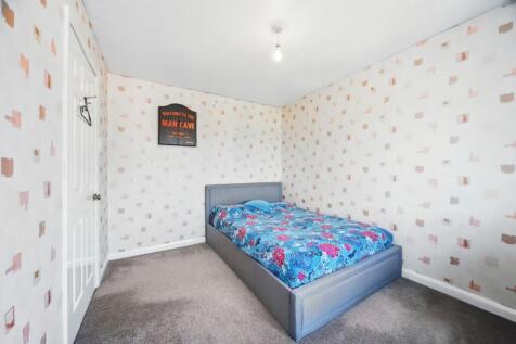 Rose Farm Bed 2 - EweMove Pontefract