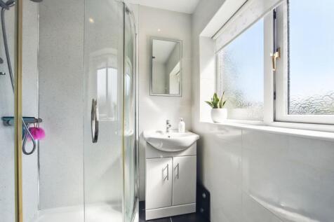Rose Farm Bathroom 2 - EweMove Pontefract