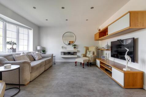 9- Rob Hammond EweMove Pontefract