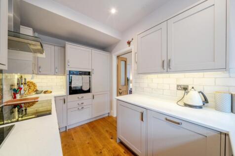 Harrogate Estate Agent Kitchen2