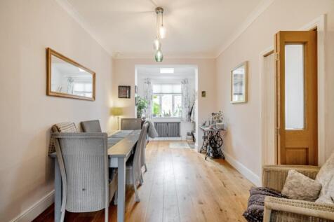 Harrogate Estate Agent Dining Room2