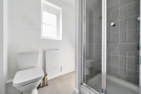 Ensuite To The Master Bedroom