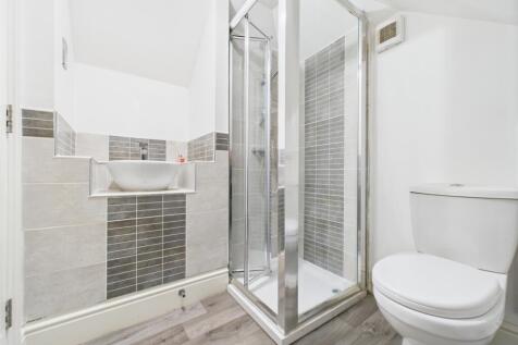 Ensuite to Bedroom 4