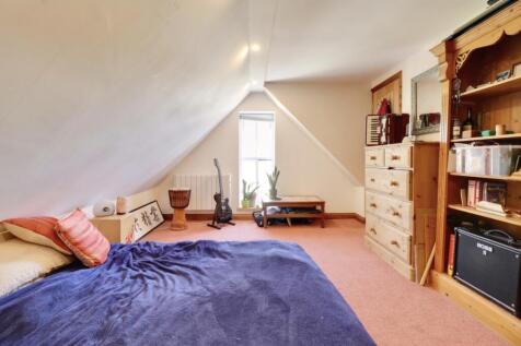Bedroom 4 with ensuite