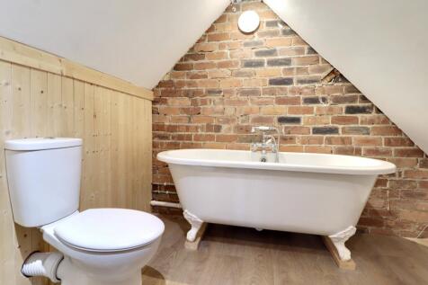 Ensuite to bedroom 4