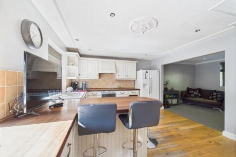 Open Plan Kitchen Diner Family Room