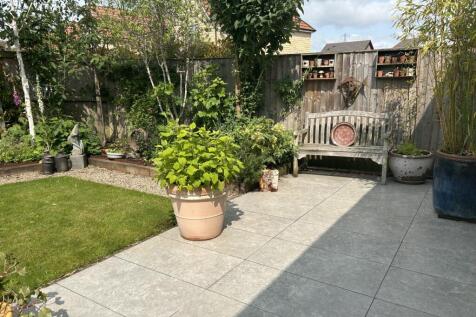 EweMove Knaresborough Garden3