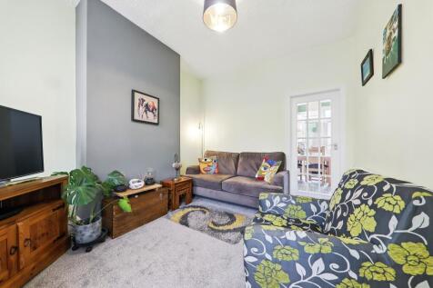 Garden Street Living Room 2 - EweMove Pontefract