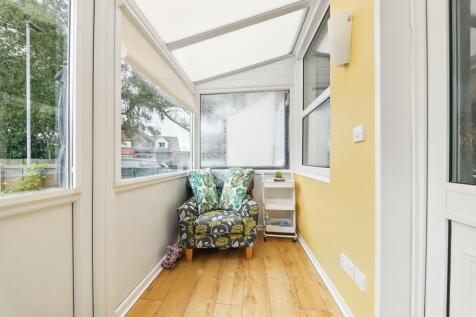 Garden Street Sun Room 1 - EweMove Pontefract