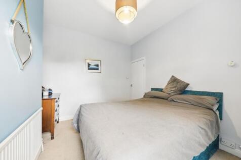 Garden Street Master - EweMove Pontefract