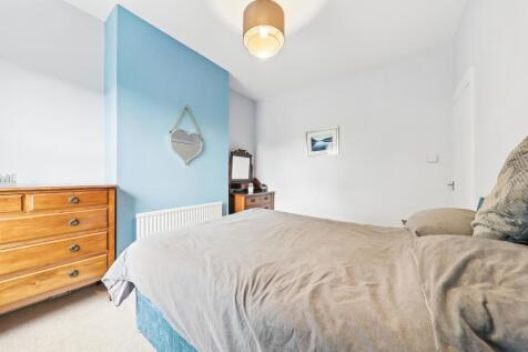 Garden Street Master 2 - EweMove Pontefract