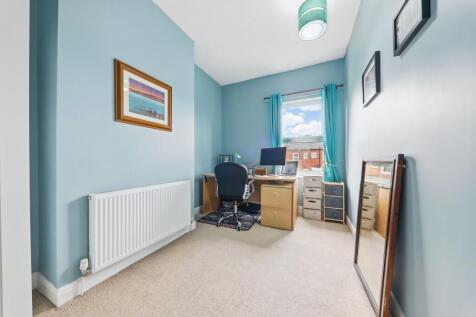 Garden Street Bedroom - EweMove Pontefract