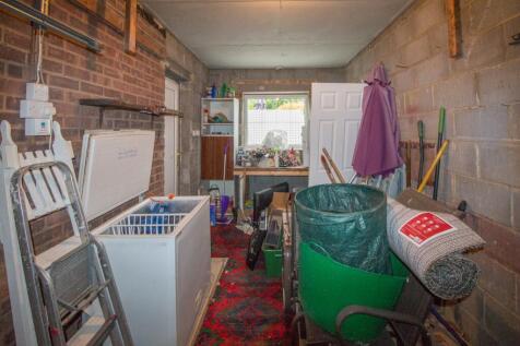 BEECHWOOD ROAD MIRFIELD WF14 9JX -20 Adam Hendry E
