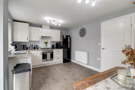 Kitchen - Dining room
