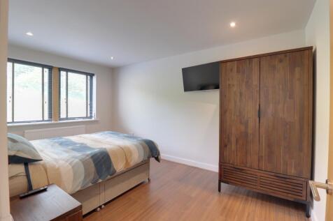 Double bedroom 1