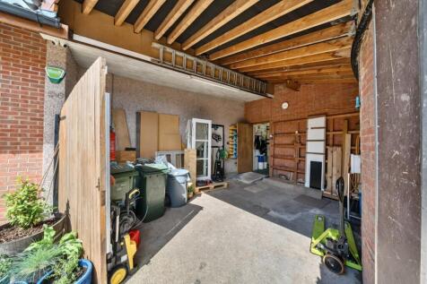 Annexe Storeroom