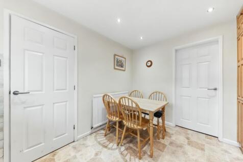 Parkhead Close - Kitchen 2 - EweMove Wakefield