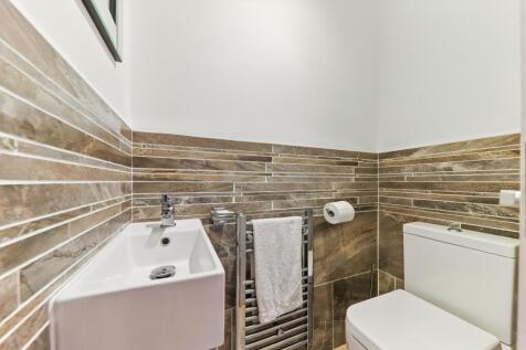 Parkhead Close - WC -EweMove Wakefield