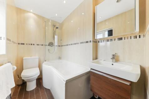 Parkhead Close - Master Ensuite - EweMove Wakefiel