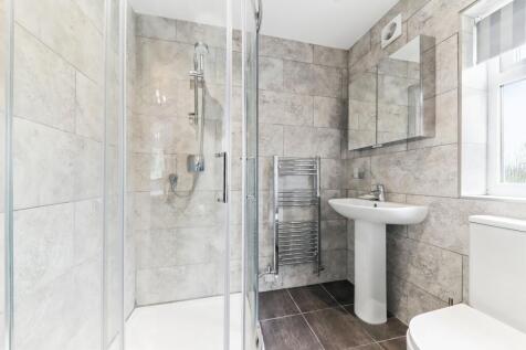 Parkhead Close - Bedroom 2 Ensuite - EweMove Wakef