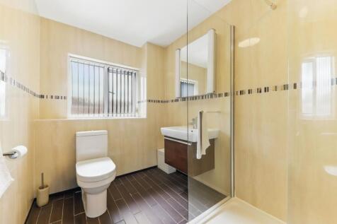Parkhead Close - Bathroom - EweMove Wakefield