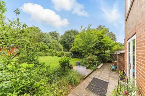 Parkhead Close - Garden - EweMove Wakefield