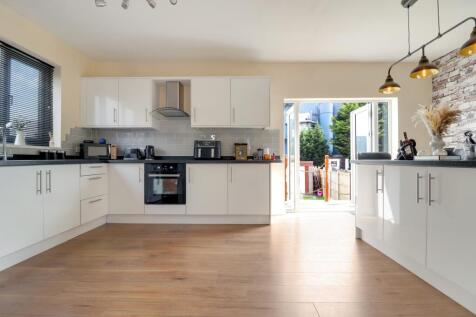 6- Rob Hammond EweMove Pontefract