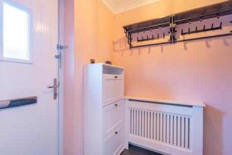 Rosemount Drive - Hallway - EweMove Pontefract