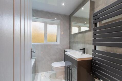 Rosemount Drive - Bathroom - 1- EweMove Pontefract
