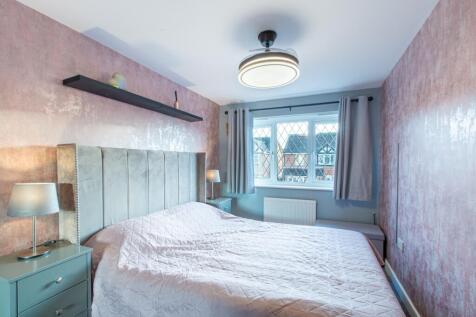 Rosemount Drive - Master 2 - EweMove Pontefract