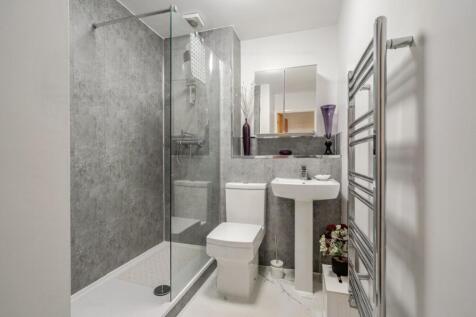 Bathroom With Walkin Shower