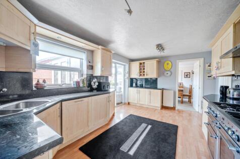 EweMove Harrogate Kitchen3