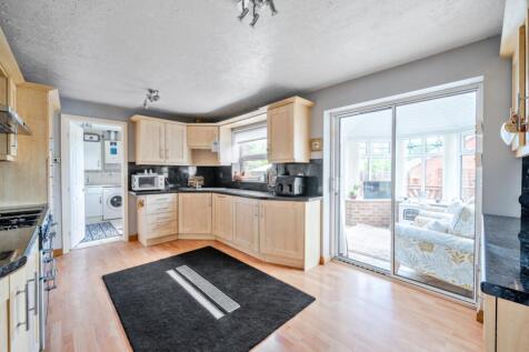 EweMove Harrogate Kitchen1