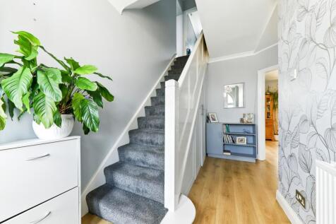 Station Road - EweMove Pontefract - Hall